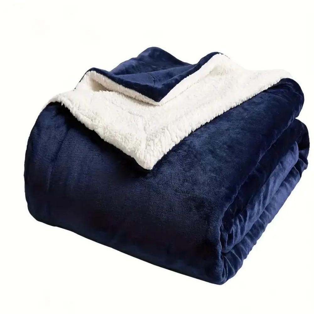 Reversible Velour and Sherpa Throw, 150 x 200 cm