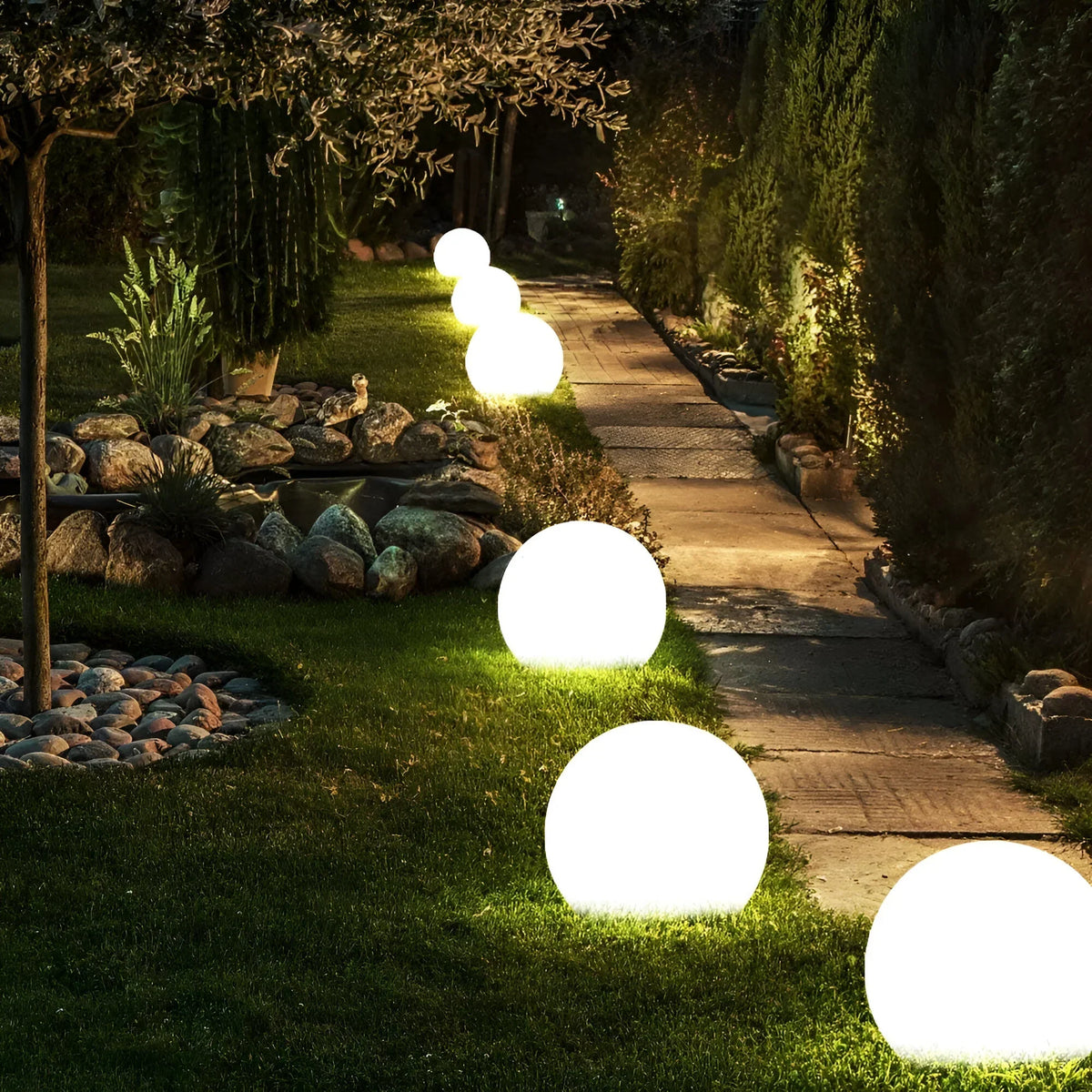Cordless LED Globe Lamp, Rechargeable and Weather-Resistant