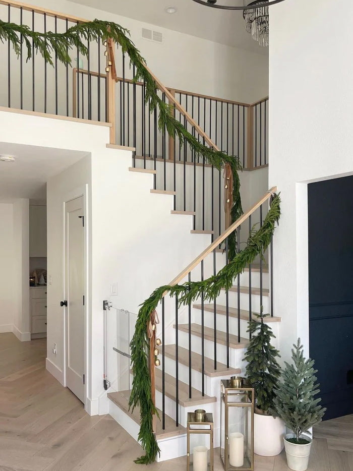 Artificial Pine Christmas Garland, 270 cm with 80 Tips