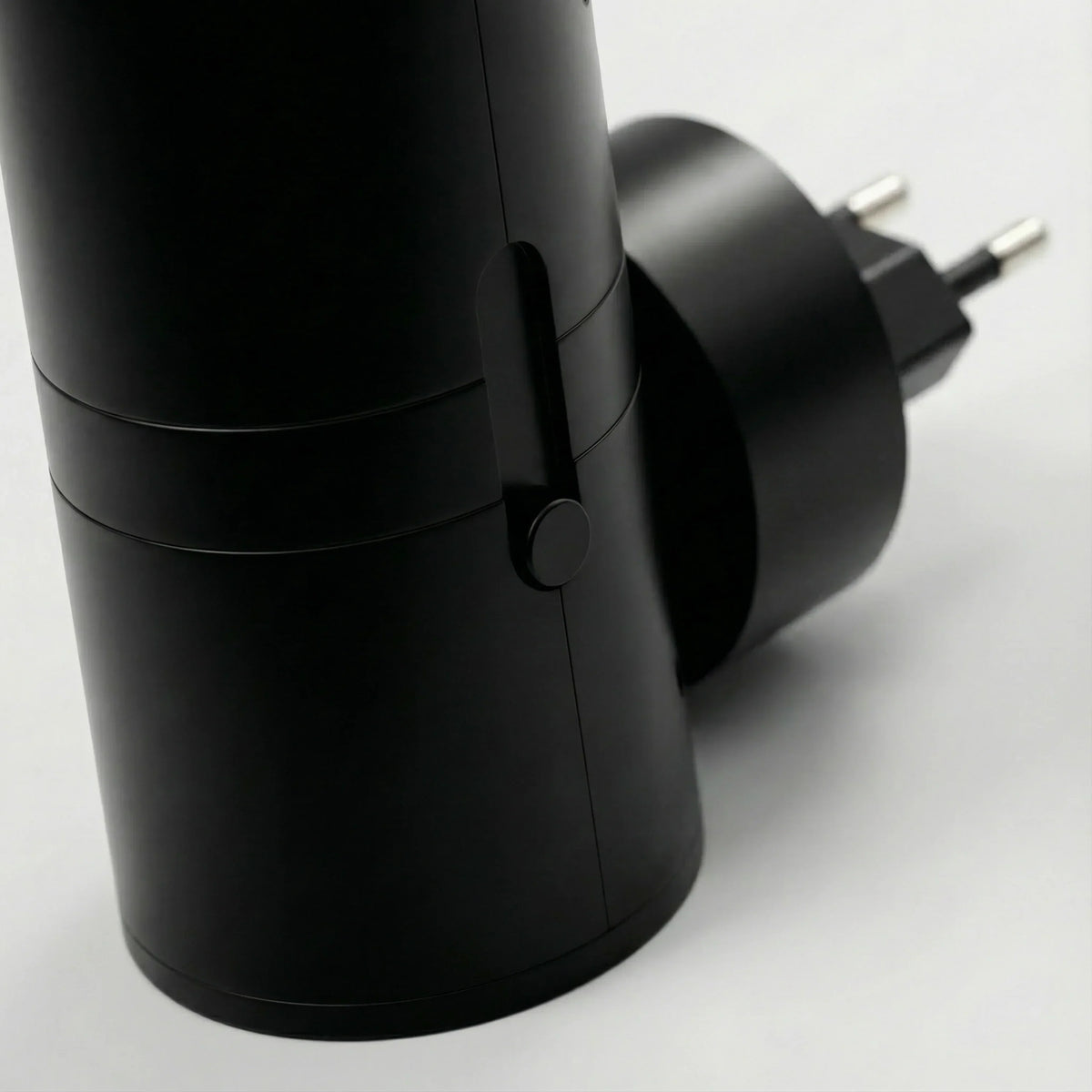 Dimmable Plug-In LED Night Light with Day-Night Sensor