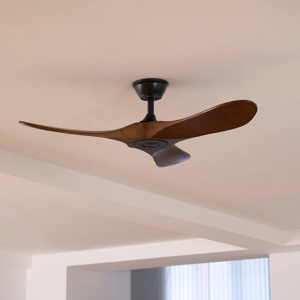 Wooden Ceiling Fan with Remote, 6 Speeds, 106 or 132 cm