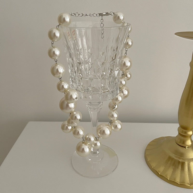 Round Faux Pearl Necklace in Classic White
