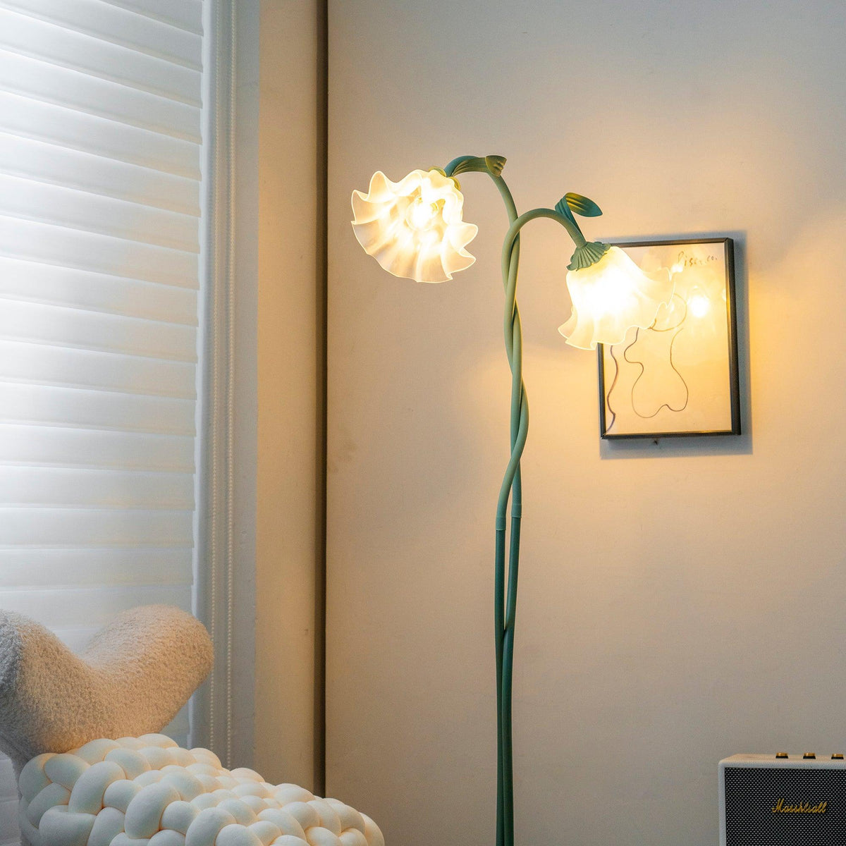 Flower Floor Lamp 170 cm, Green Metal with White Acrylic Shades