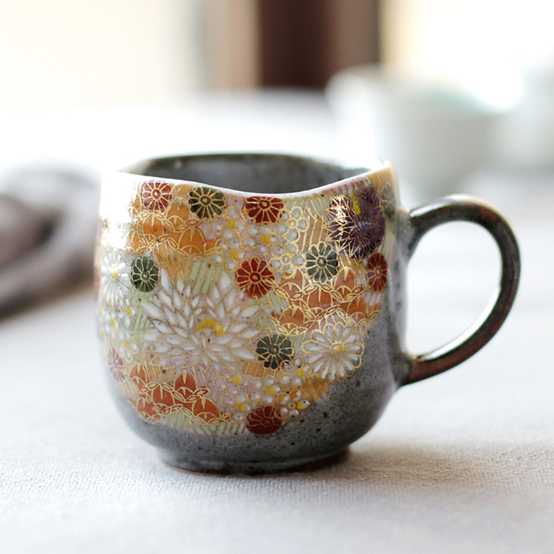 Handmade Japanese Porcelain Mug 230ml, Hanazume Floral Pattern