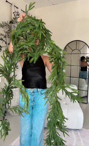 Artificial Pine Christmas Garland, 270 cm with 80 Tips