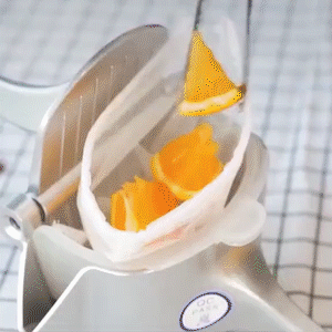 Hand-Held Citrus Press with Ergonomic Grip for Lemons and Oranges