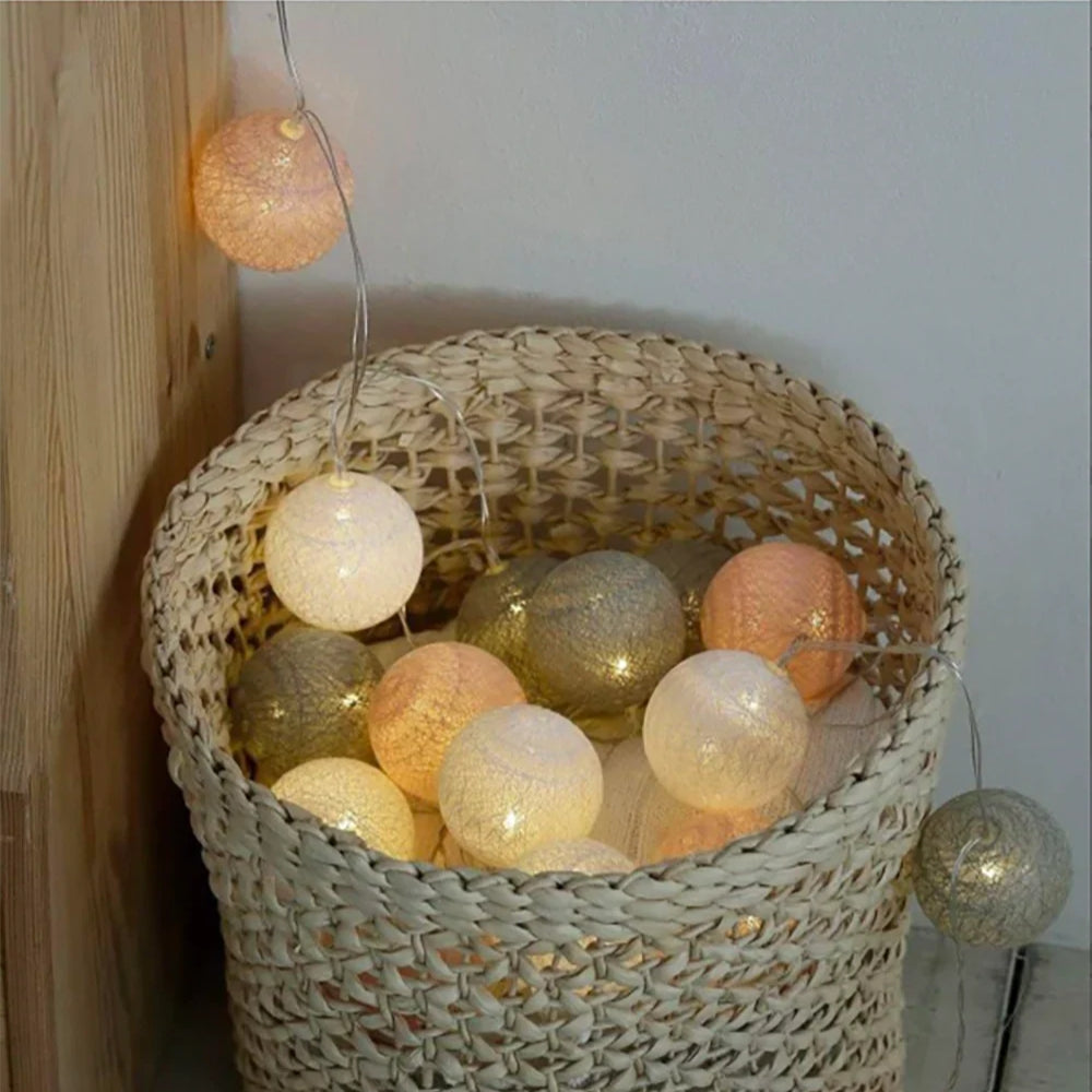 Decorative LED Ball Light Garland, 150cm with 10 Lights