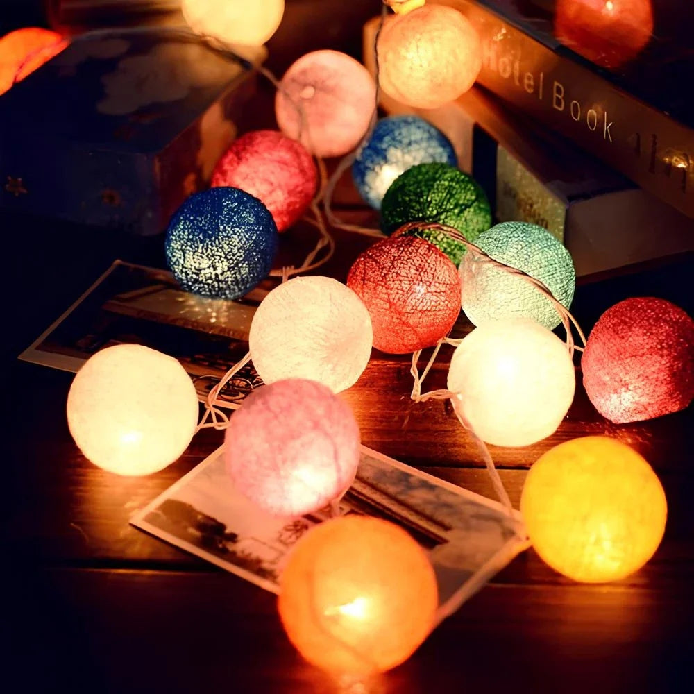 Decorative LED Ball Light Garland, 150cm with 10 Lights