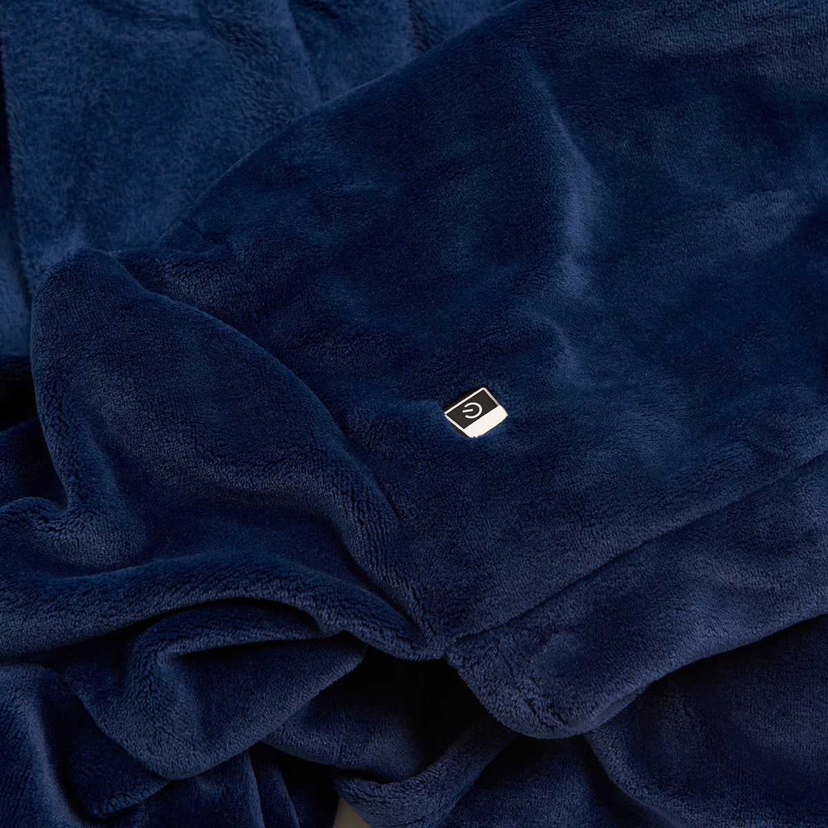 Heated Fleece Throw with Sleeves and Chest Warming Panel
