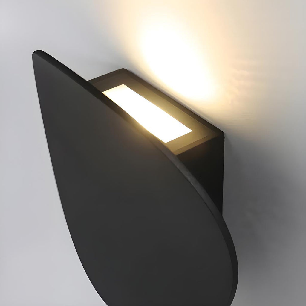 Minimalist Pebble Wall Light with Integrated 7W LED
