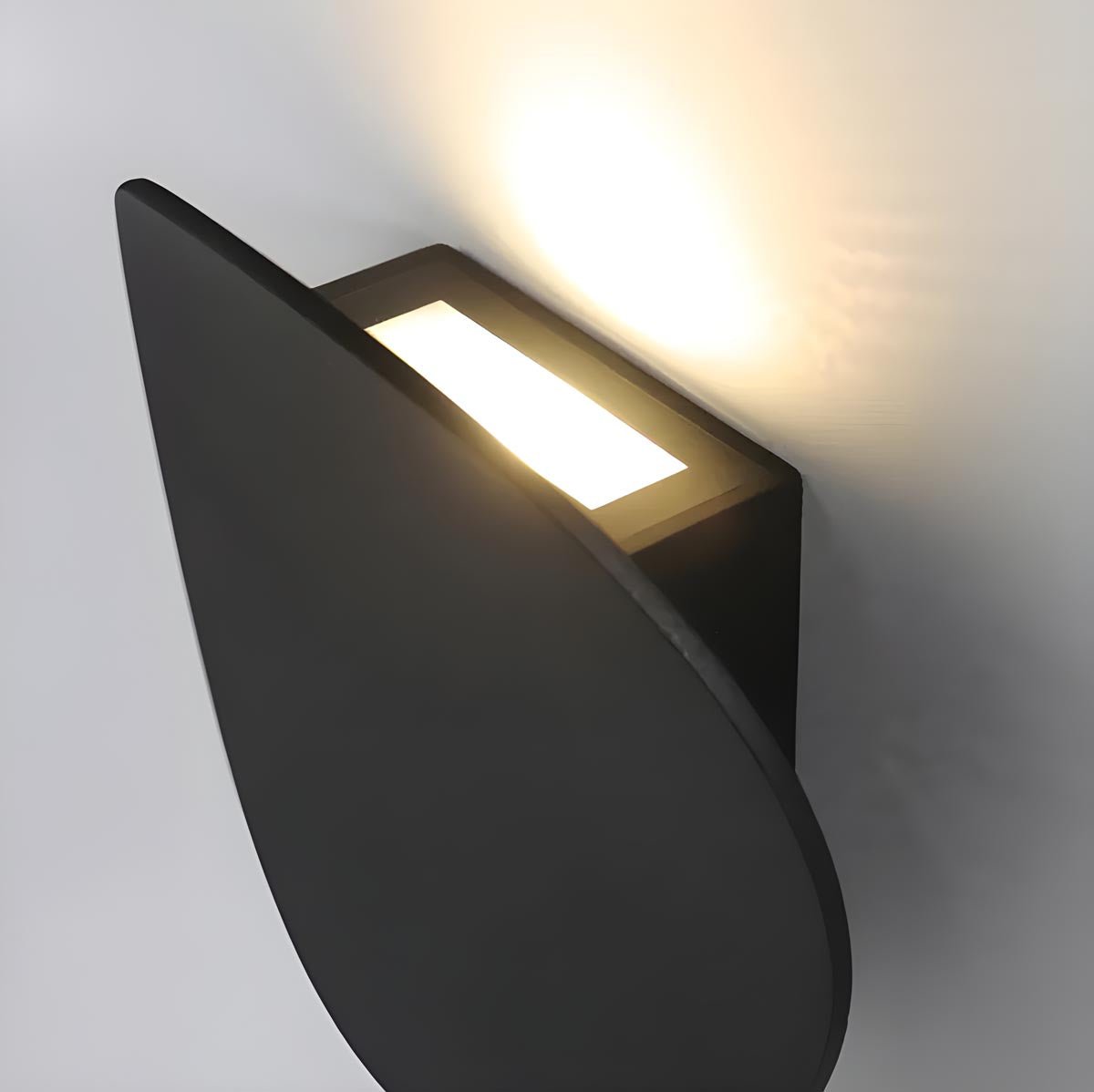 Minimalist Pebble Wall Light with Integrated 7W LED