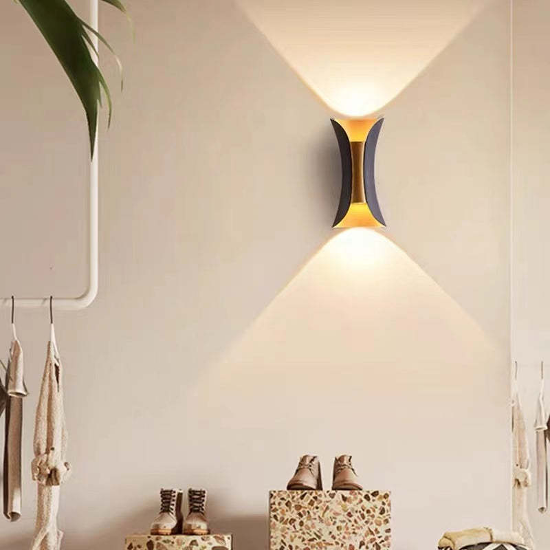 Up Down Outdoor Wall Light, IP65 with Integrated LED
