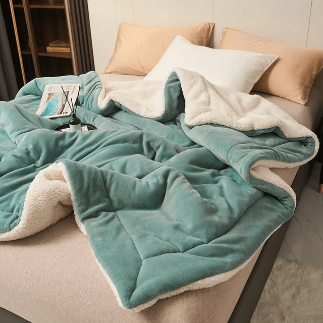 Reversible Flannel and Sherpa Fleece Blanket for Sofa and Bed