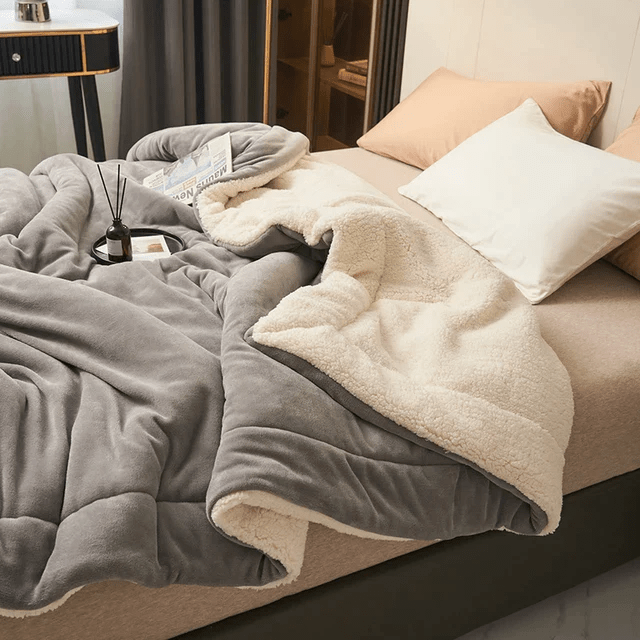 Reversible Flannel and Sherpa Fleece Blanket for Sofa and Bed