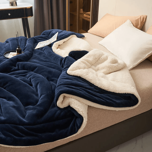 Reversible Flannel and Sherpa Fleece Blanket for Sofa and Bed