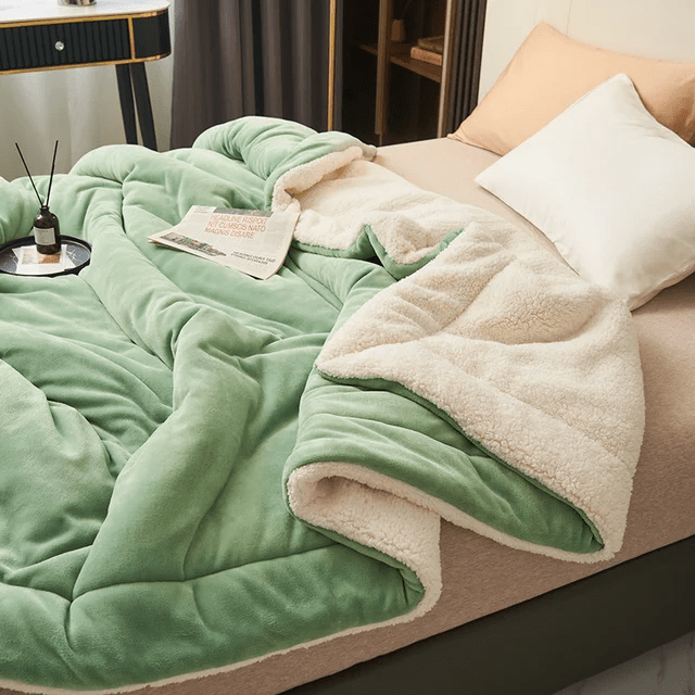 Reversible Flannel and Sherpa Fleece Blanket for Sofa and Bed