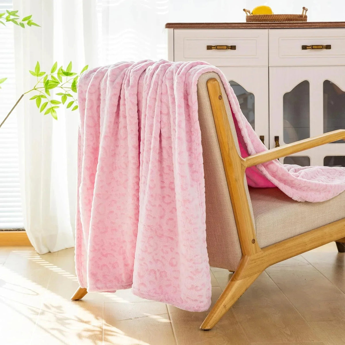 Animal Print Flannel Throw Blanket for Sofa and Bed