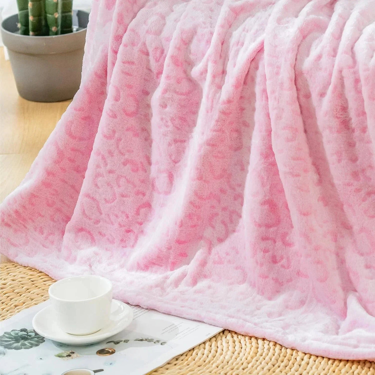 Animal Print Flannel Throw Blanket for Sofa and Bed