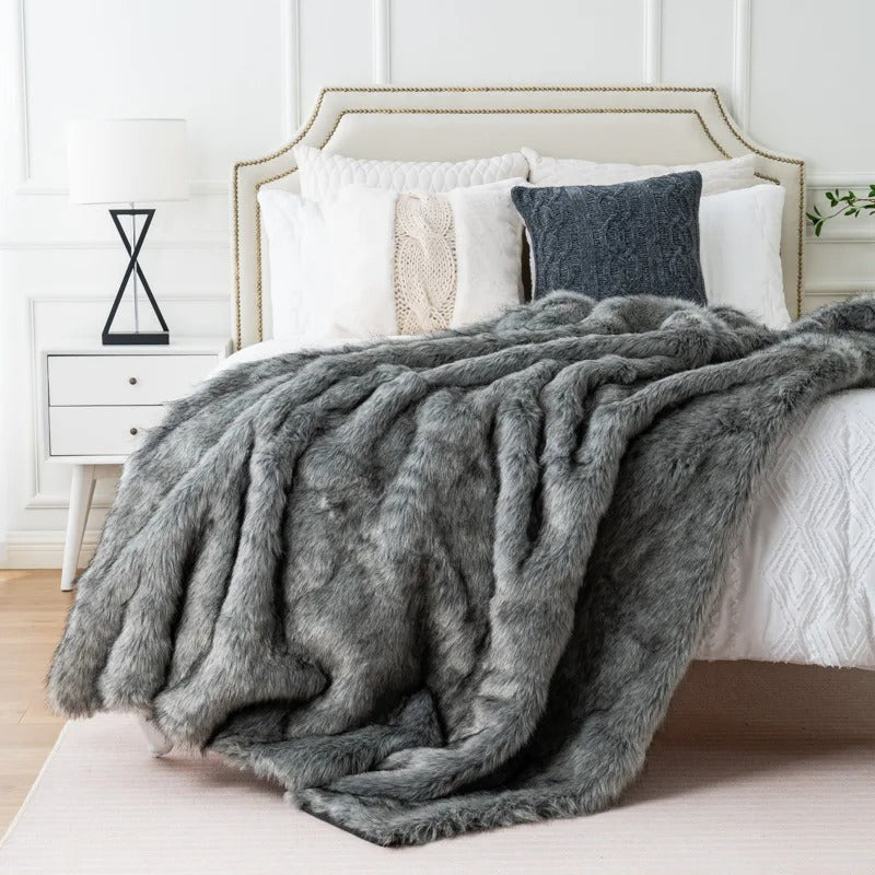 Faux Fur Throw Blanket in Fox Look for Bed and Sofa