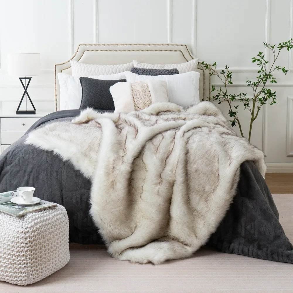 Faux Fur Throw Blanket in Fox Look for Bed and Sofa