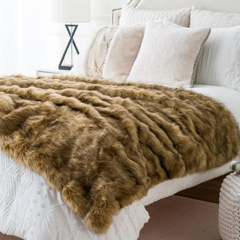 Faux Fur Throw Blanket in Fox Look for Bed and Sofa
