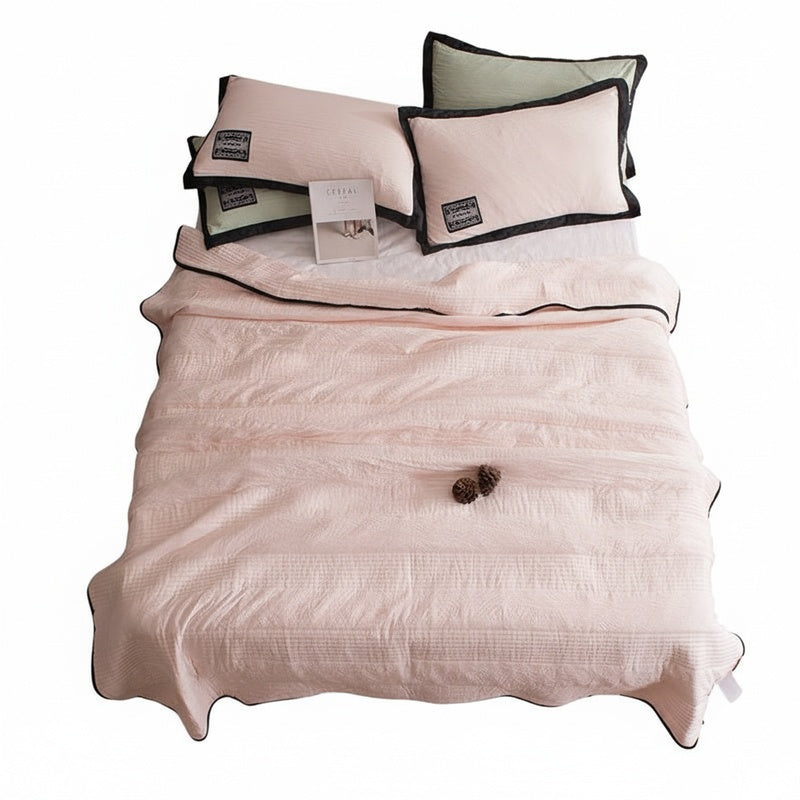 Lightweight Summer Quilt with 2 Pillowcases