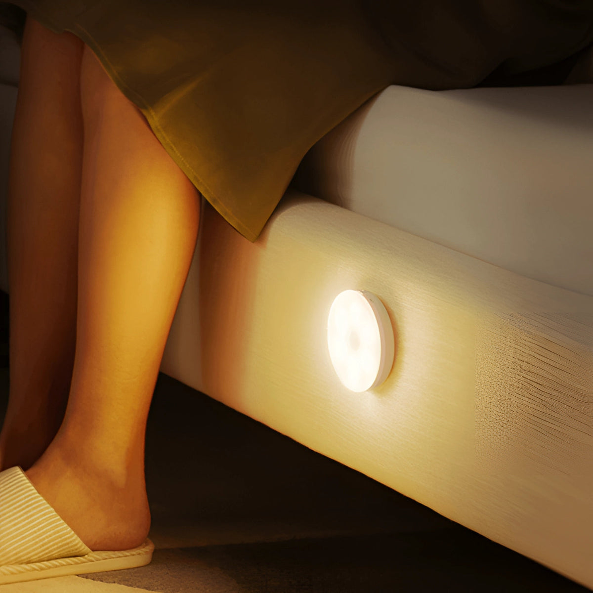 Wireless Motion Sensor Night Light with Magnetic Mount