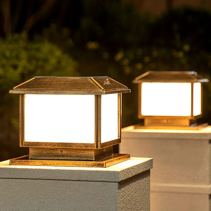Vintage Solar Post Light with Remote, IP65