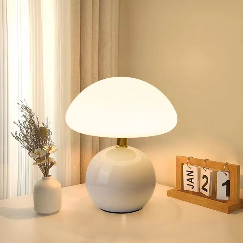 Retro Mushroom Table Lamp with 3 Colour Light Modes