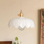 Vintage lampa wisząca z szklanym kloszem w kształcie tulipana i oprawą z polerowanego mosiądzu