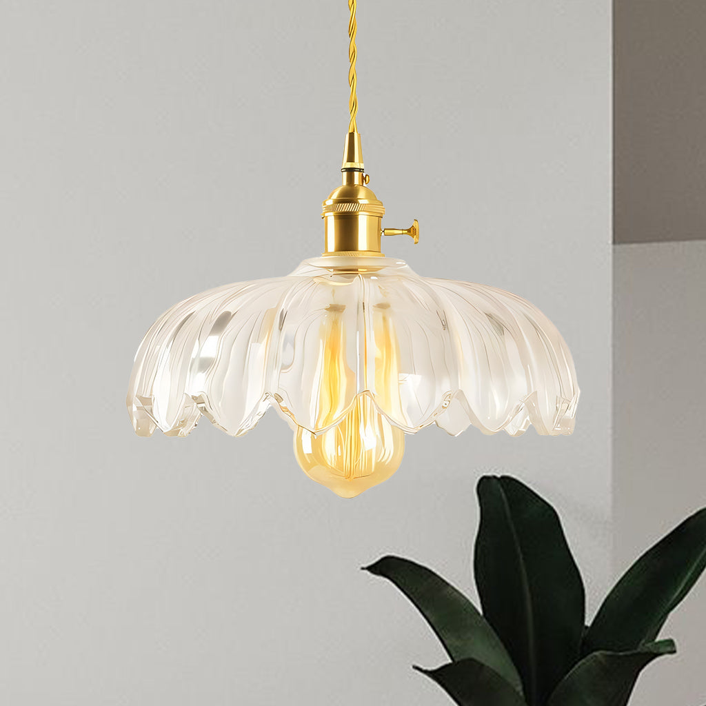 Vintage lampa wisząca z szklanym kloszem w kształcie tulipana i oprawą z polerowanego mosiądzu