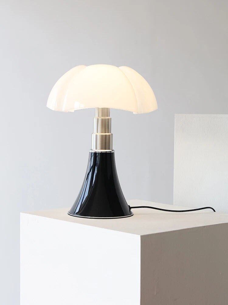 Flower-Shaped Table Lamp, Dimmable LED with Touch Control