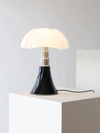 Flower-Shaped Table Lamp, Dimmable LED with Touch Control