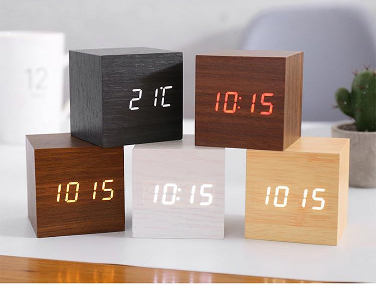 LED Cube Alarm Clock with Wood-Effect Finish, 6 cm