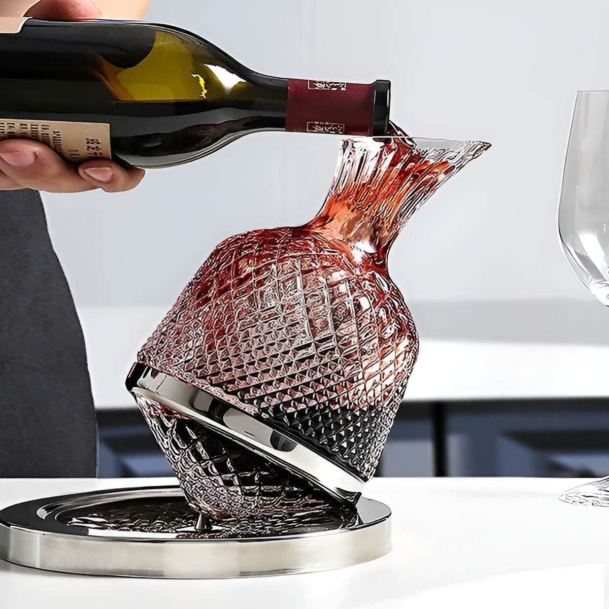 Cut Crystal Wine Decanter, 1.5 L, 360 Degree Rotating Base