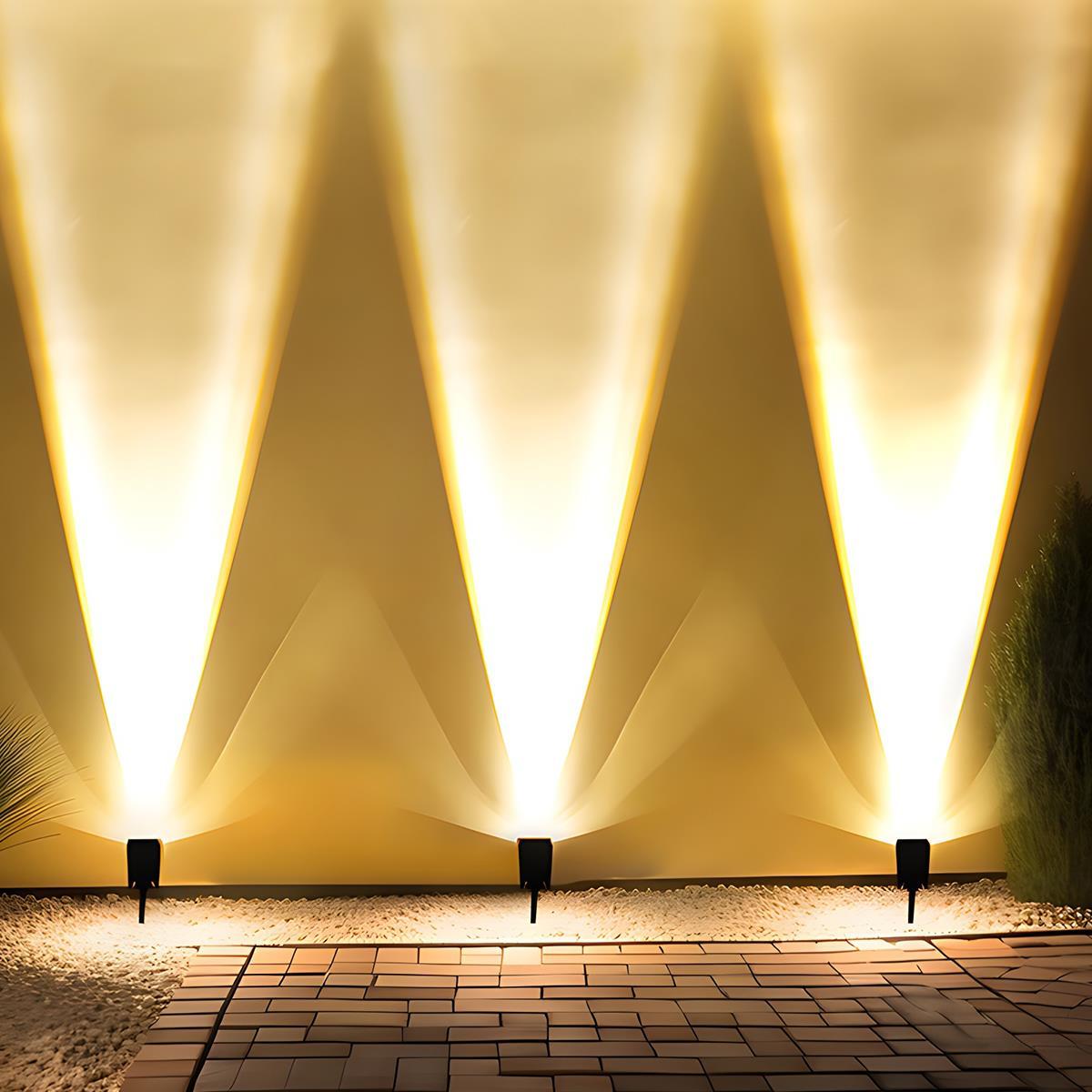 Solar Garden Spike Light with Adjustable Zoom Spotlight
